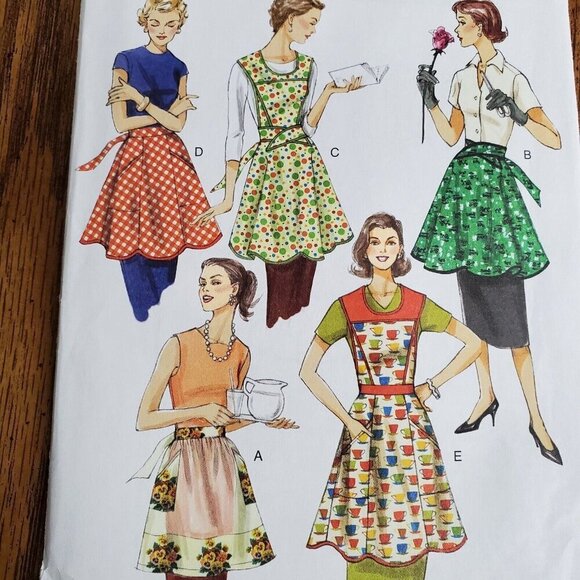 00s Vogue Pattern V8740 Apron - Picture 1 of 3